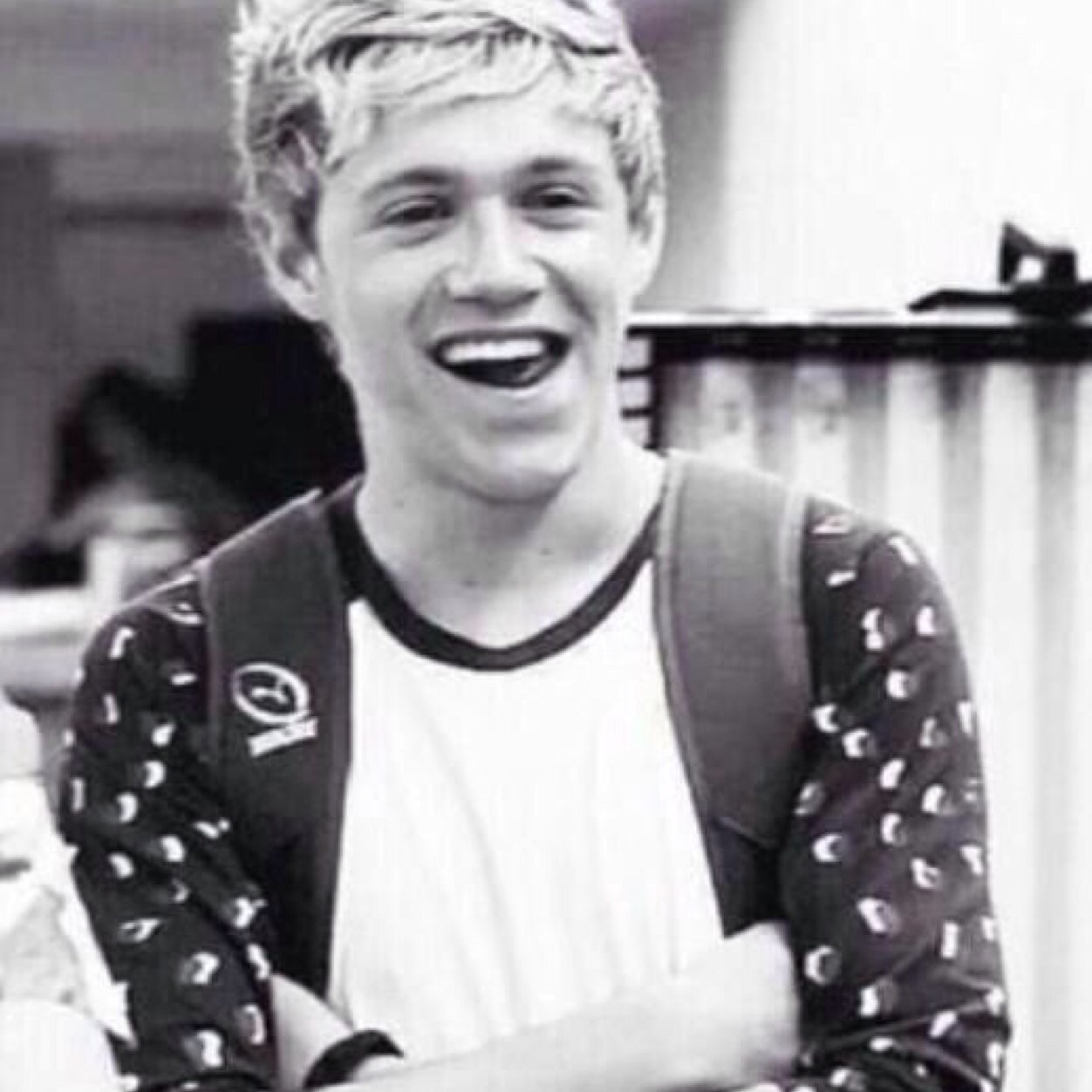HERES A FREE FOLLOW NOW PLS FOLLOW @ziamjfc & @teamcolette THEYLL MAKE YOU HORNY WHAT BYE