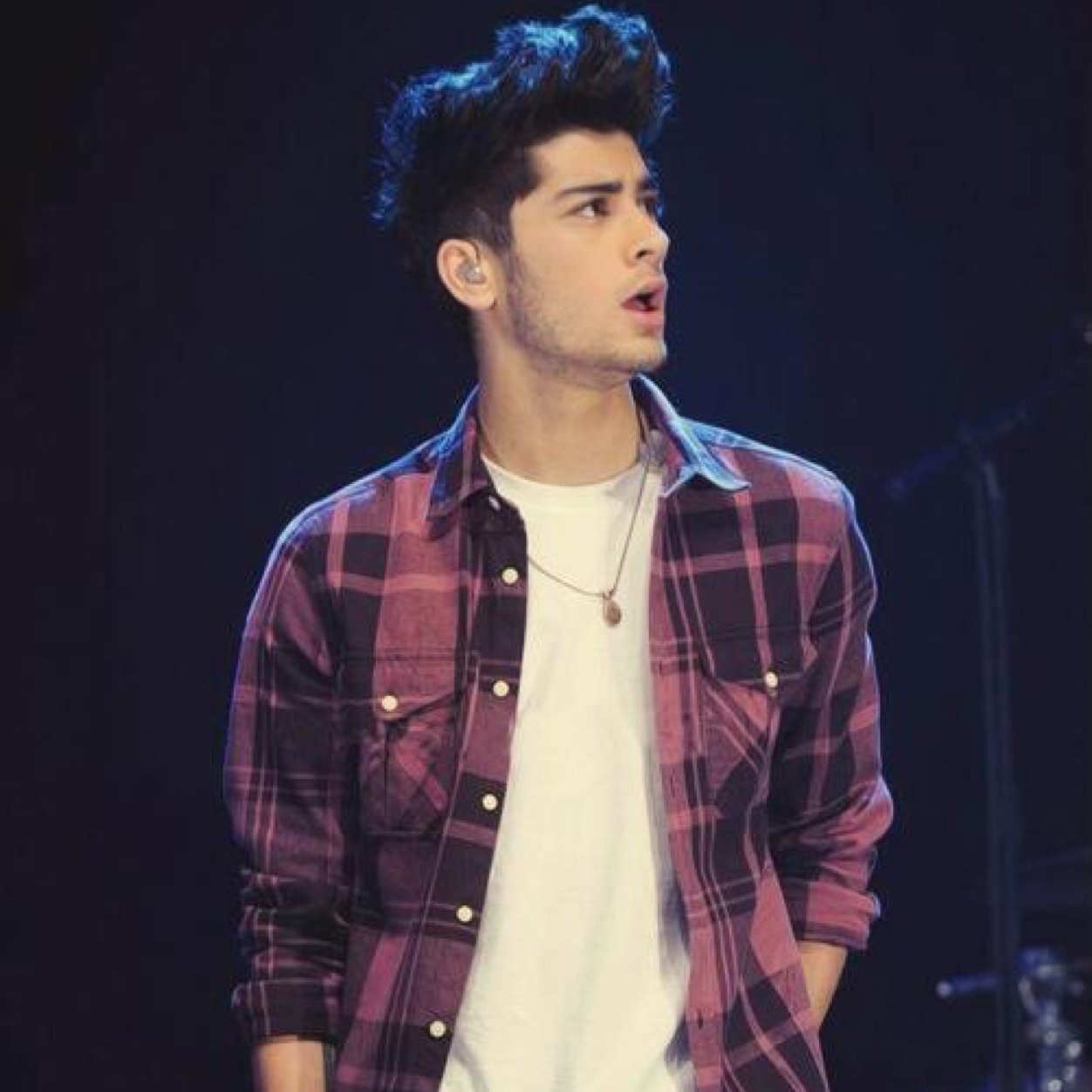 HERES A FREE FOLLOW NOW PLS FOLLOW @ziamjfc & @teamcolette THEYLL MAKE U HORNY WHAT BYE