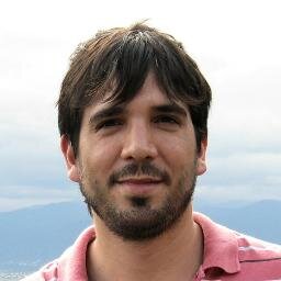 Interesado en muchas cosas (tecnología, política, musica) pero especializado en muy poco (microelectrónica).