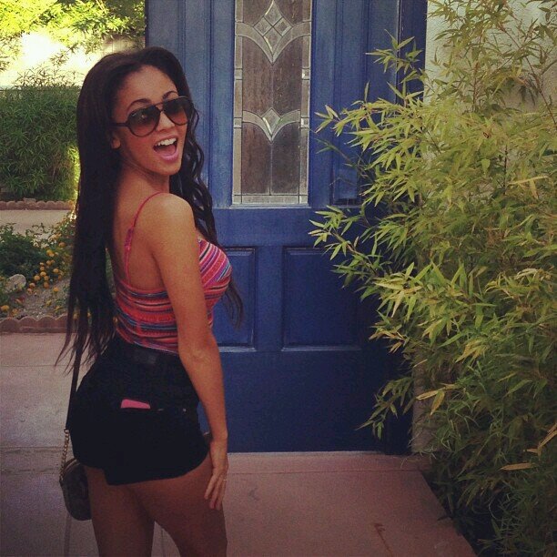 S I N G L E . Vanessa . P A R O D Y