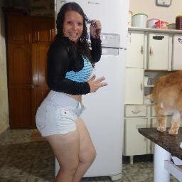 Sou a menina que muitos julgam, e a mulher que poucos conhecem, perfeita eu jamais vou ser, mais quem disse que eu preciso ;)