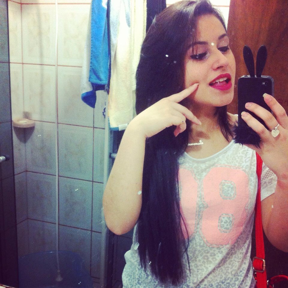 Amo escreve, escuta musica e fica atoa vendo blog de moda, sigam no instagram - @adolescentesemlimites e curtam nossa pagina - Blog Adolescente Sem Limites - bj