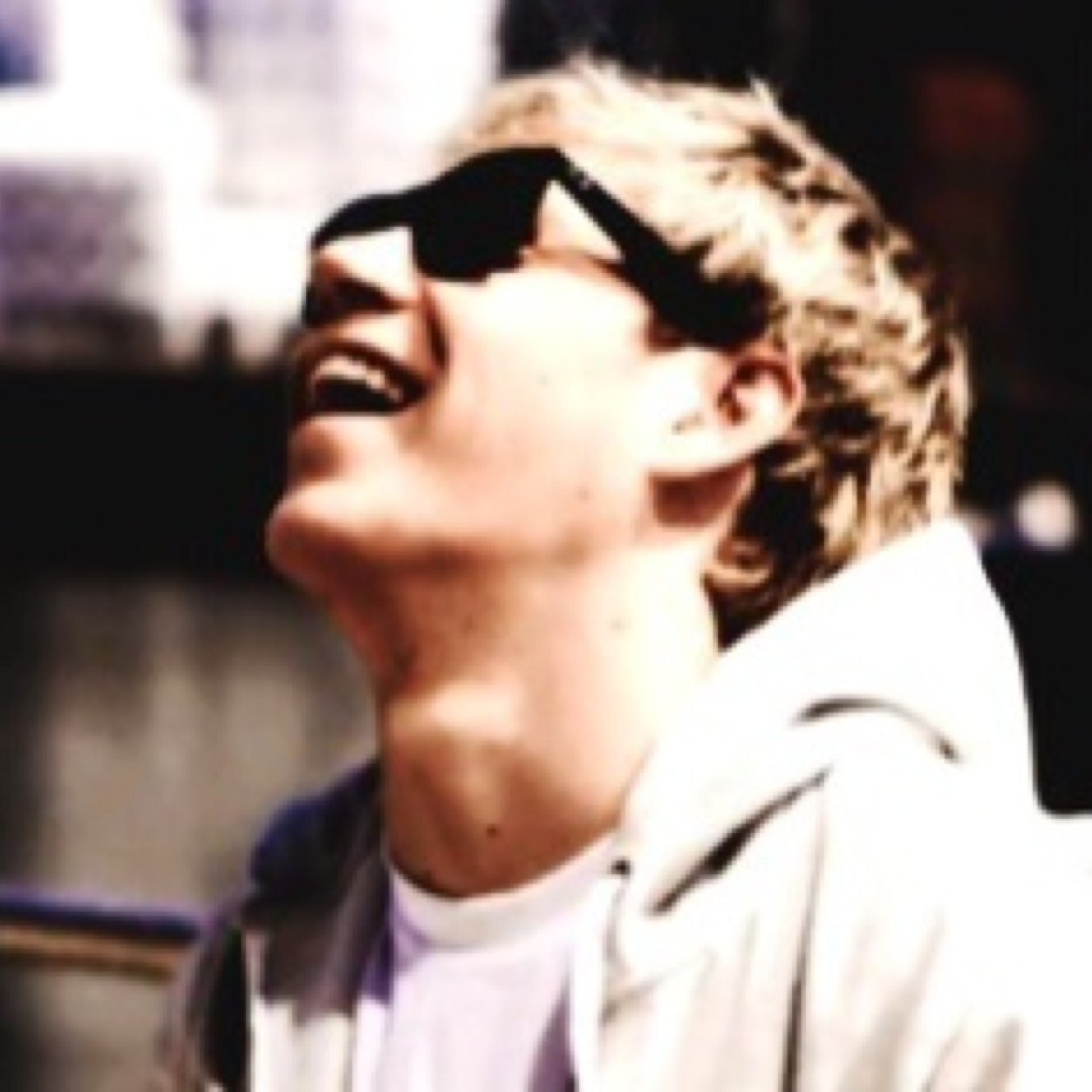 hey beautiful please follow @tintniall thank you so much have a wonderful day