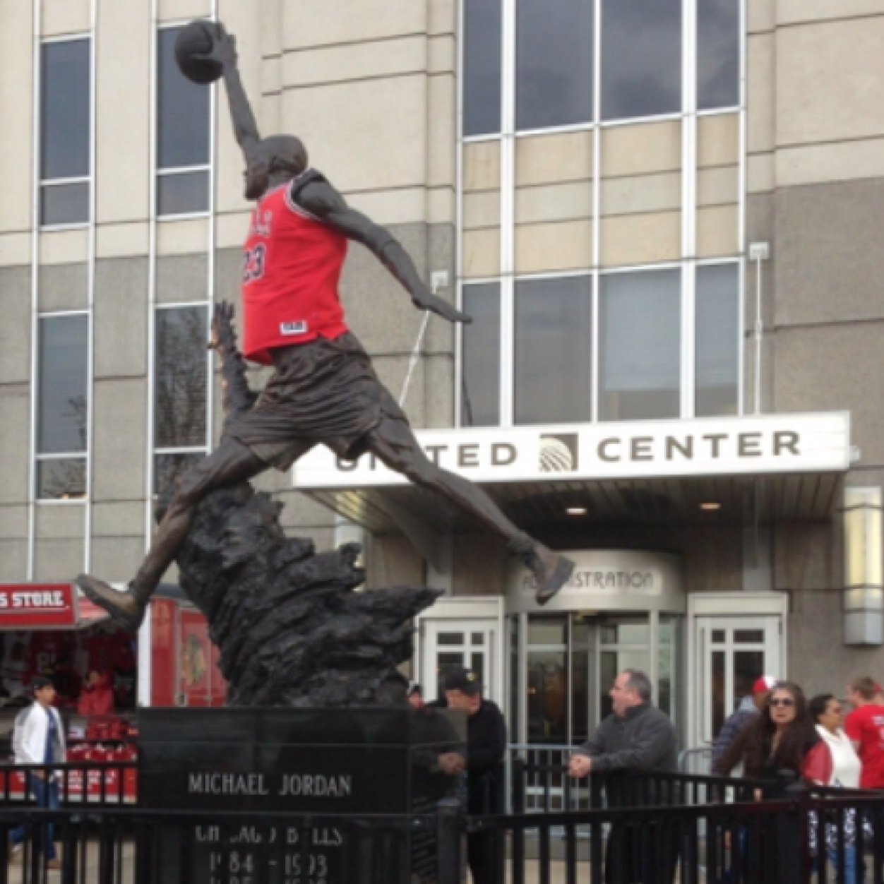 MrMikeJG's profile picture. Im so ahead of my time, my parents havent met yet.