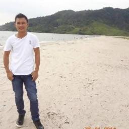 status hubungan lajang :)