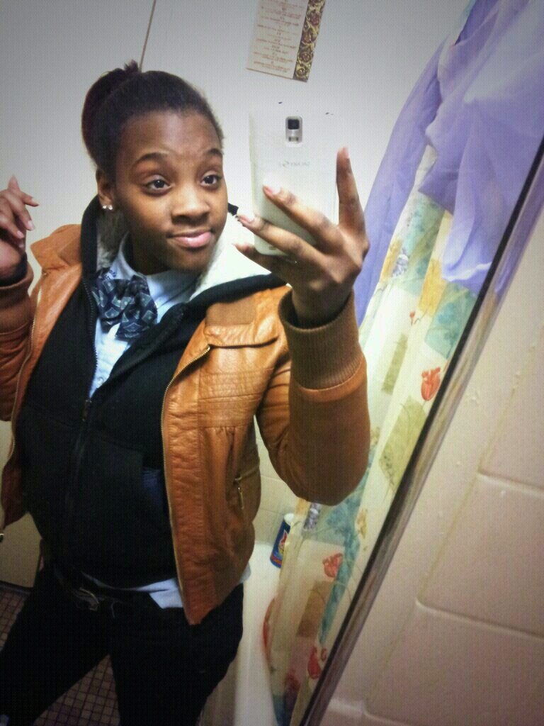hi my name is jeerah3 i am single :) kik me:jeerahknoeitall :p follow me on ig@thvtbxtchjeerah