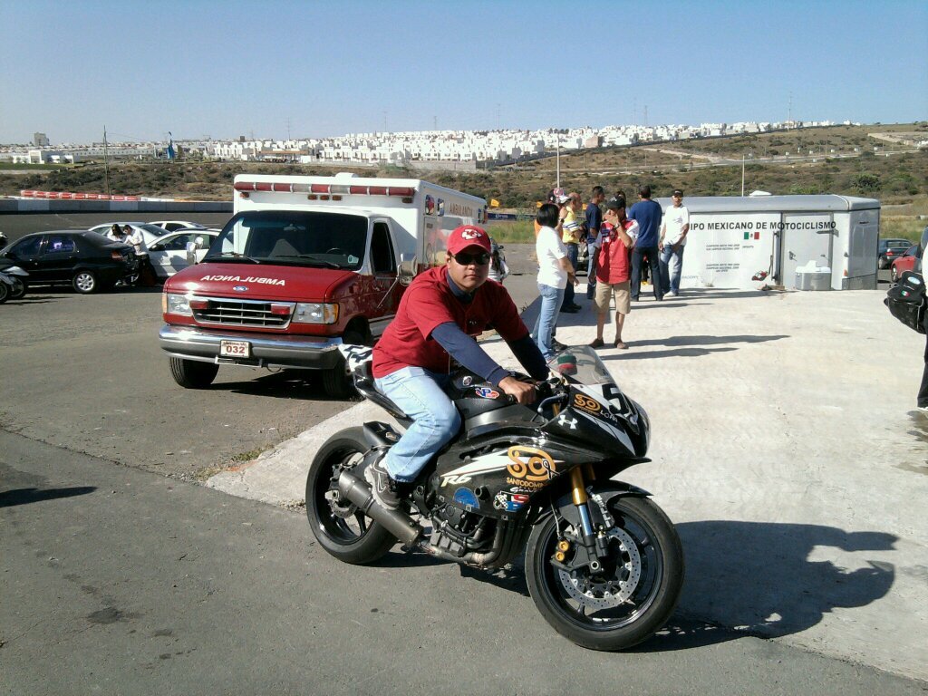 Futuro Ingeniero Mecatronico, amante de la Tecnologia, del Deporte Motor y la Buena Musica ☺️