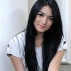 deapuspitasar15's profile picture. 