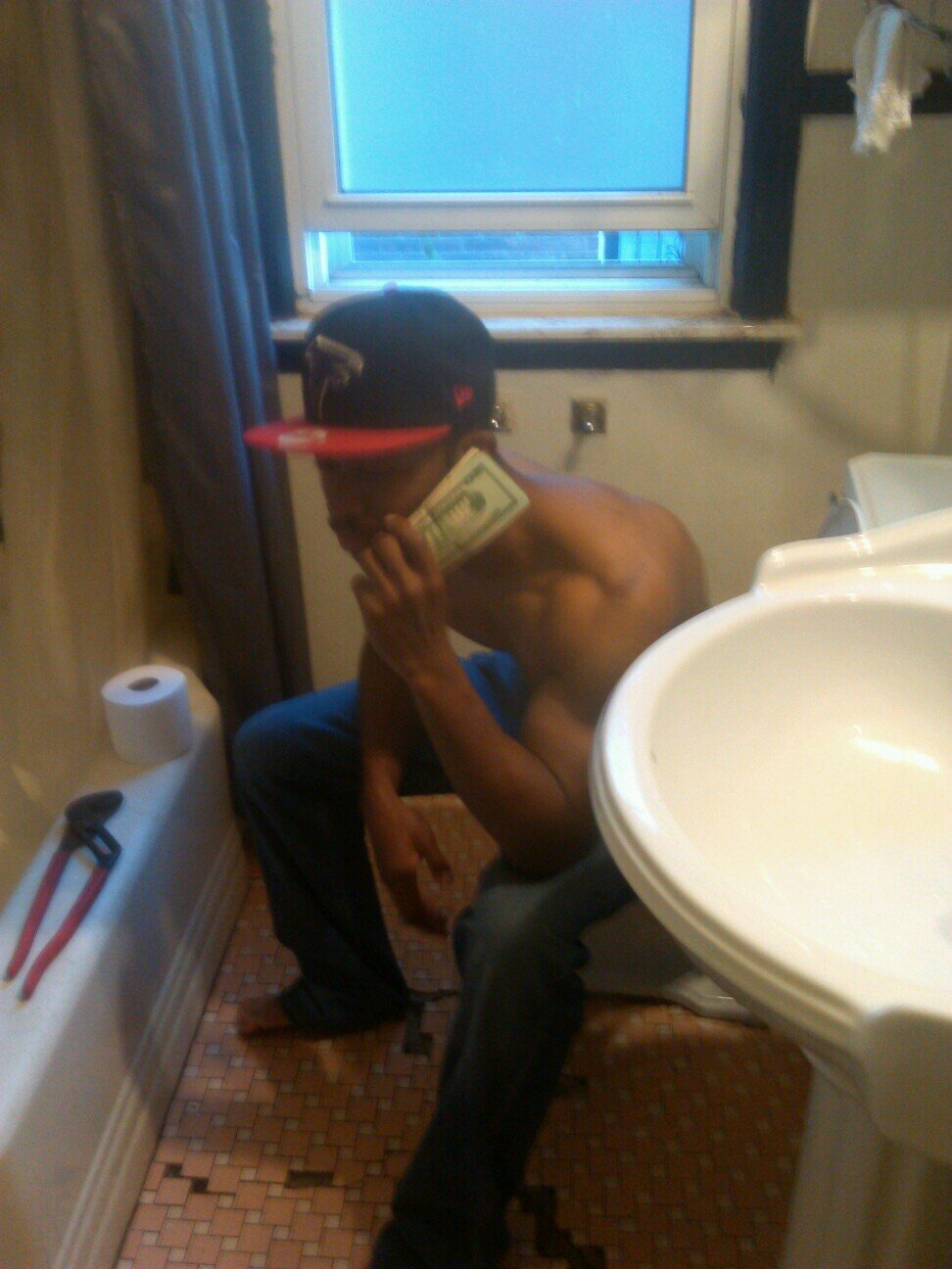 Just chilling doing me singing rapn and dancen