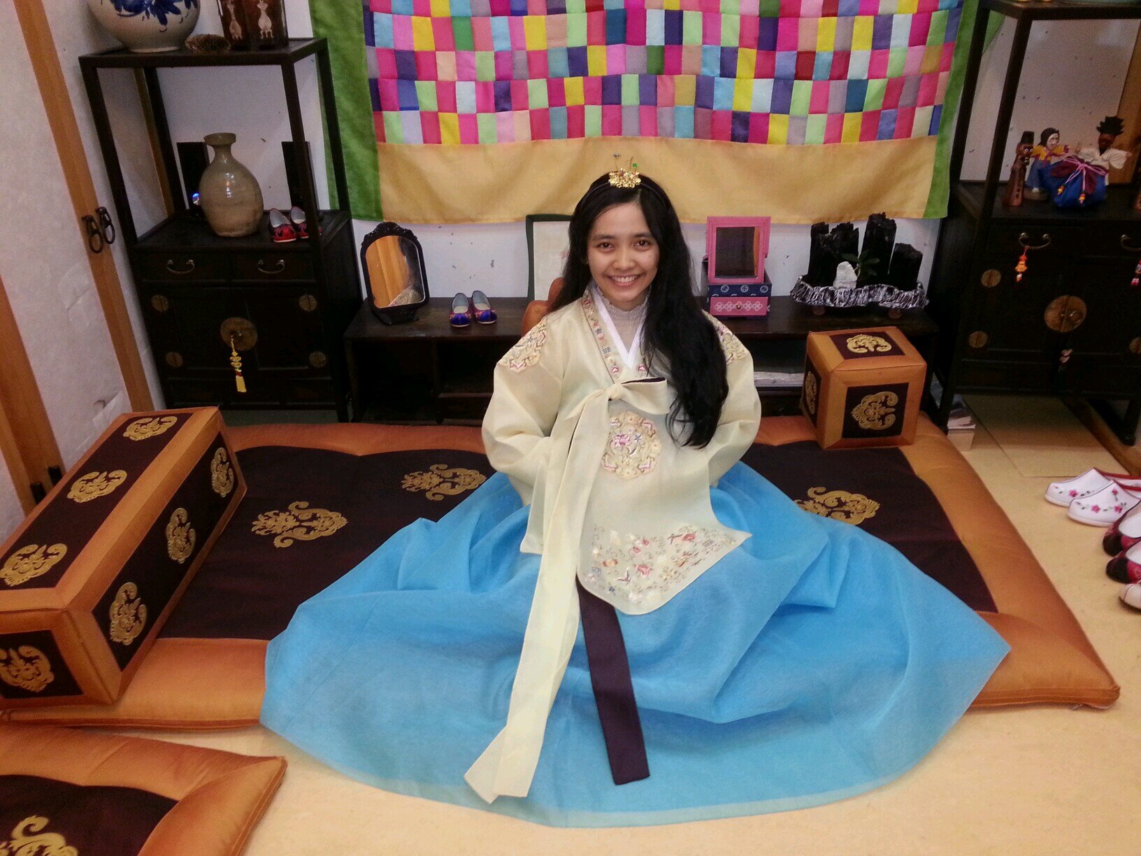 I care about conservation and environment aspects...I also love art and music.. I am single and simple young lady.. and now, pursuing my graduate study @ Seoul