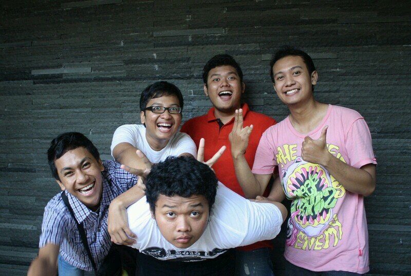 NextUprising's profile picture. AlternRockTechno formed by @bagaswarargh @fzgitara @Rezaa_24 @GilangHaqiqi @Dixi_Lp @za2ngk more info: ☎ 085733414464, 083831564424