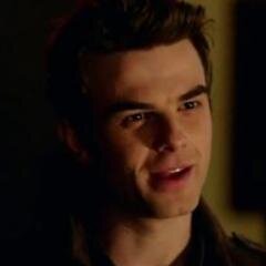 Hey, Im a Buzzolic! @natebuzz Is my idol and kol's always& forever. I Support #EndItMovement #TeamKol #KolsArmy #TeamNate.