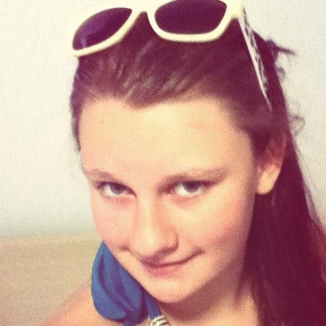 Hi I'm a Fucktard with a bad case of Direction Infection and I love 5SOS. Follow me i follow back!!