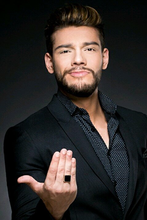 como descrever o quanto eu amo ele? @lucasslucco para sempre só voce meu mozão s2 25/05/2013
Seguido pelo amor no dia 05/06/2013 (morri e vivi nesse dia) s2 s2