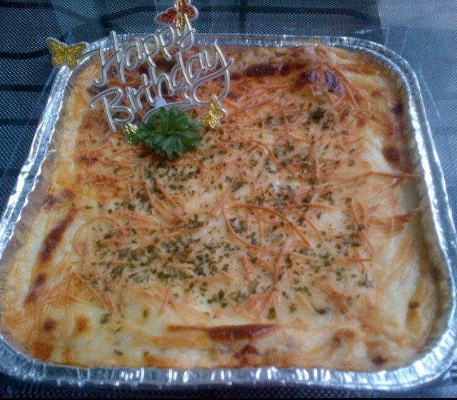 Menjual LASAGNA home made, made by order, fresh, tasty and healthy..........must try!! wa 08122390093, line: ratih dwirani