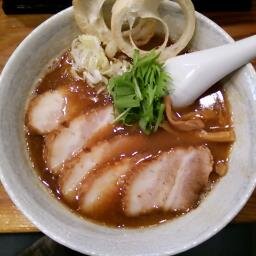 二人の子供を持つおっさんです。  麺類大好き、特にラーメンが好き🍜
 つぶやきはラーメンを中心とした食べ歩き。あと、カメラ・旅行・神社仏閣🎶  
大阪生まれの大阪育ち😉
SARAH関西ラーメン部門審査員
https://t.co/jKbL2GENKv…　←Instagram