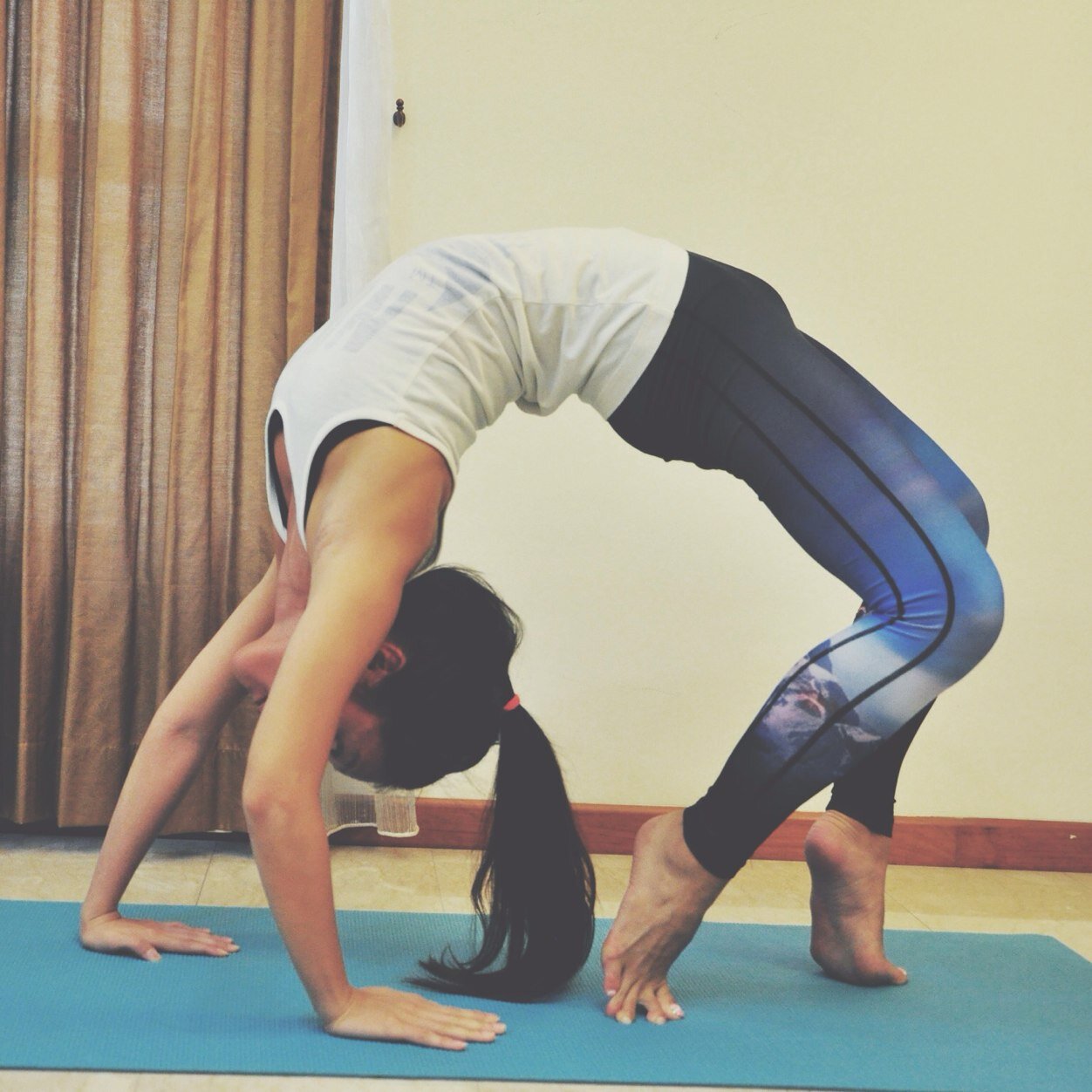 angelineeeez's profile picture. This world is made out of sugar. It can crumble so easily, but don't be afraid to stick out your tongue to taste it.