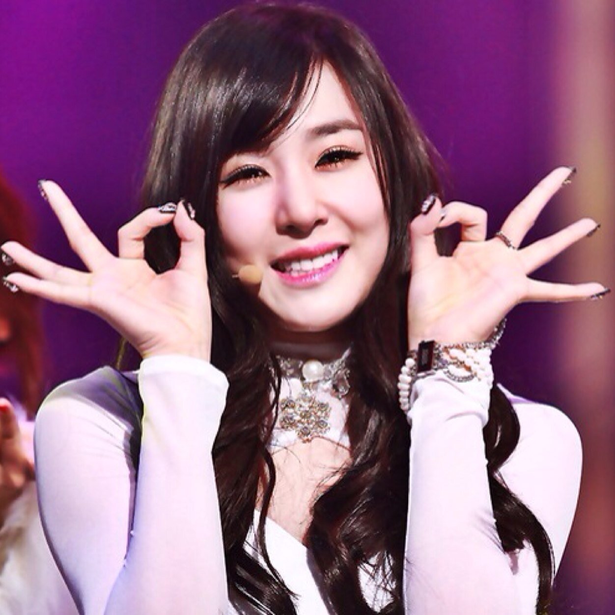 Tiffany (fany) from snsd 
ฟานีฝากเนื้อฝากตัวกับทุกคนด้วยน่ะค่ะ.  _