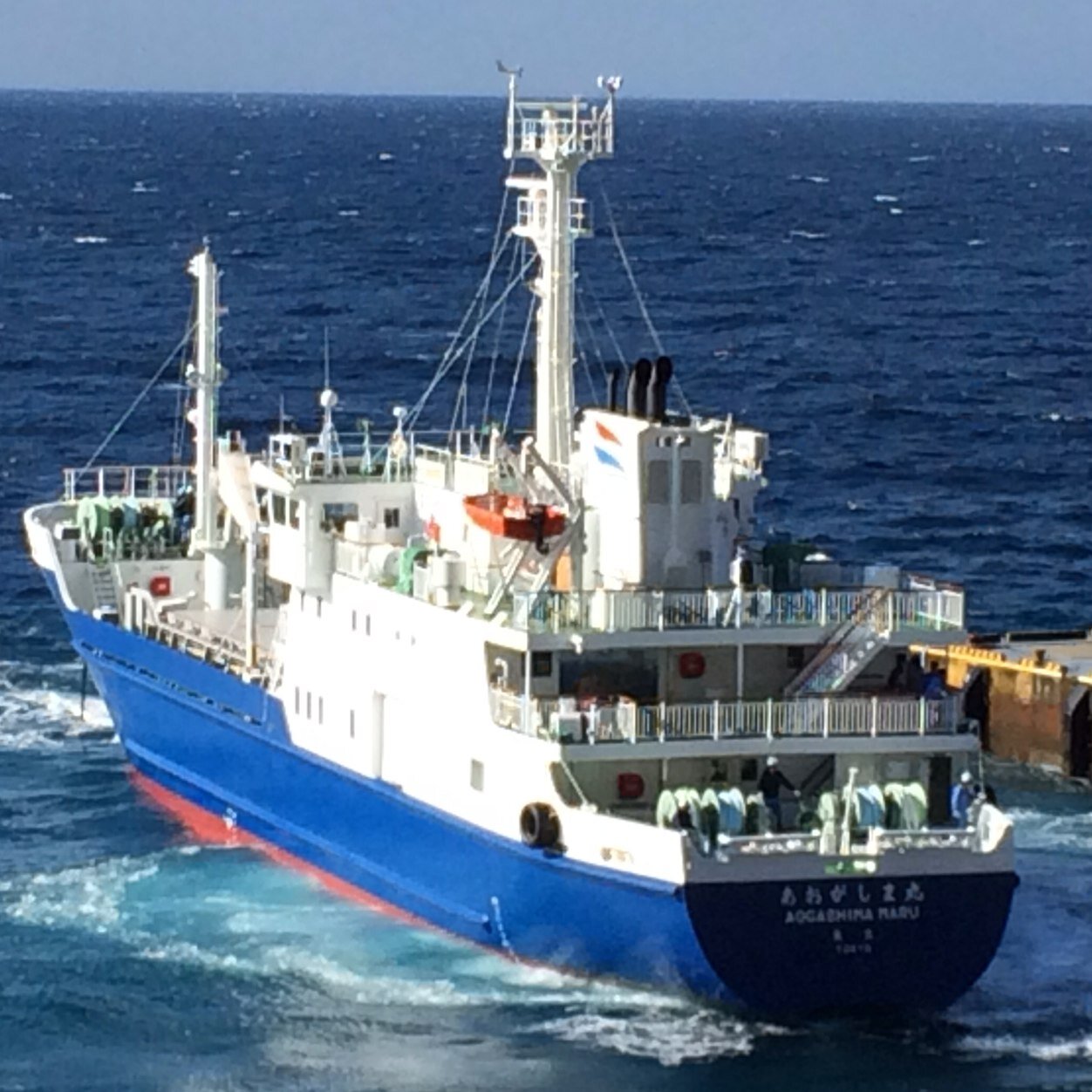 Aogashima_maru's profile picture. 【運航予定表】　https://t.co/thZUY48Hi4　毎週木曜・日曜と、隔週水曜は運休です。ご利用前に、あらかじめ運航予定表をご確認ください。【案内ダイヤル】04996-9-0033　運航予定日の朝7時ごろ、音声が更新されます。