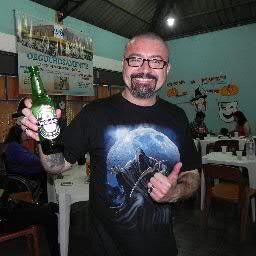 Informática, Fotografia, Internet...Fã de MMA, pedalar, musculação, música...