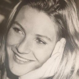 Journaliste de presse écrite. Ex- Le Parisien. Écrivain. Scénariste