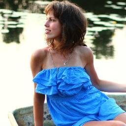 Цікаво, я колись вийду заміж, чи буду розводити жаб?