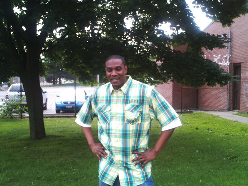 Online Business Coach,Internet Entreprneur who love family time,basketball and helping people succeed i their business.