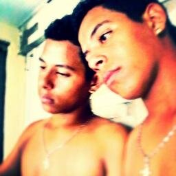 Sou De Leão;Concluinte;Sou Estrovertida;Sou Romântico;Carinhoso;1,63 cm;Cabelos Pretos;Olhos castanho escuro e Moreno.
*E Um Bom Amigo.
