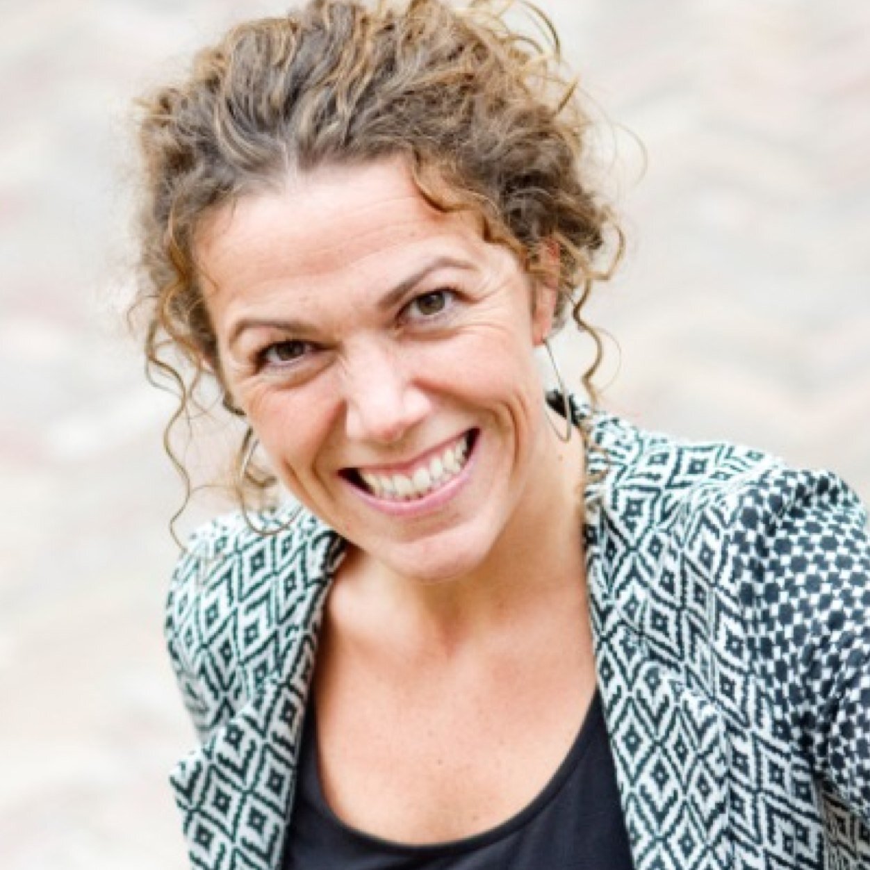 vrouw | getrouwd | moeder van 2 | verbinder | BABS | muziek | reizen | storytelling | identiteit | fotografie | geluk | chocolade