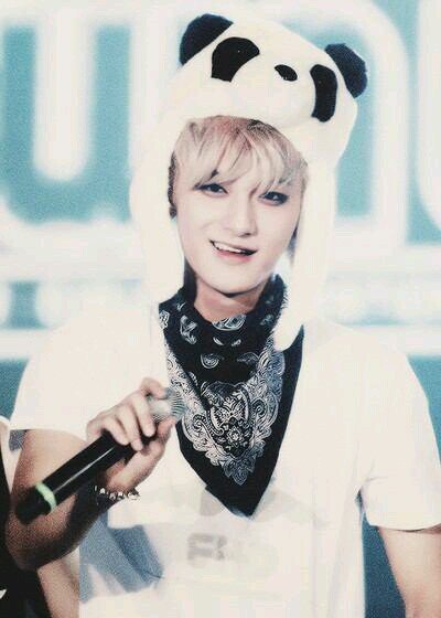 韓国大好きヽ(♡´3`)ノ外国大好き✧*。 Kぽ好きな方気軽にフォローしてください(*゚∀゚*) B1A4・EXO사랑해♡
