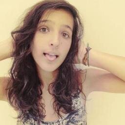 seja você mesmo que seja estranho , me segue *-*