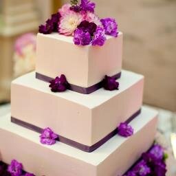 I supply cakes and cupcakes for any occasion in the Cape Town area. I offer advice to create a special cake for your occasion.