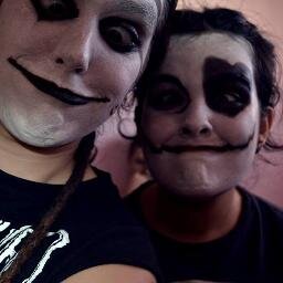 SimpsonMarta's profile picture. Estudiante de Comunicación Audiovisual.                                                   Amante de lo absurdo. Fanfan de Los Monty Phyton.