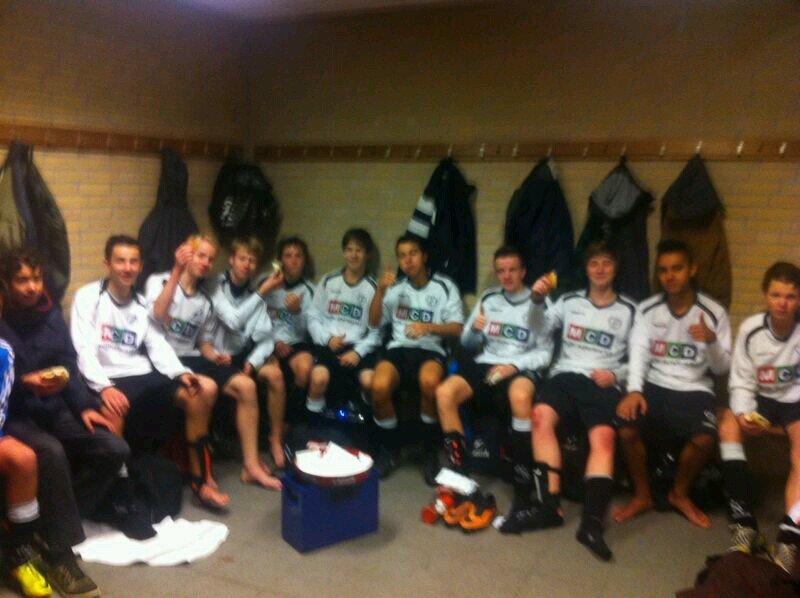 Bona/ B4VB/ Voetbal/ Meerburg/ Leiden