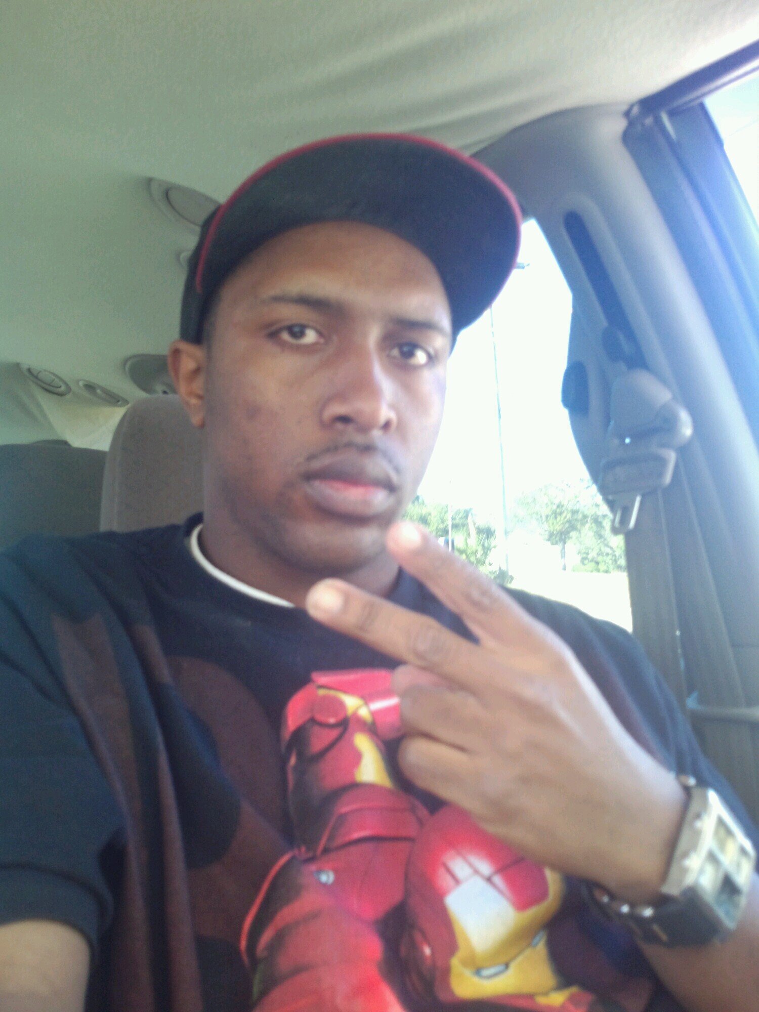 vdburge4's profile picture. love family & life,making endz meet