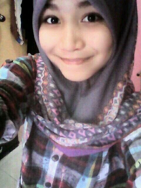 16 just simple person. call me Nurin