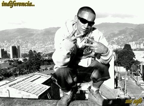 Carlos A escobar C nacido (13 de abril de 1979) en la ciudad de medellin - colombia conocido por su nombre artistico Mc Safo musico y compositor de musica rap