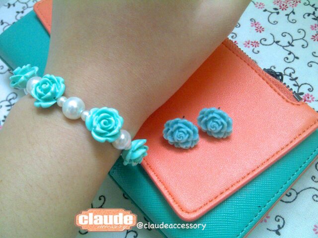 A committed webstore by @ameliawongsoo & @rishaclarestaa that brings stylish, affordable goods to your door since 2013.  IG: @claudeaccessory