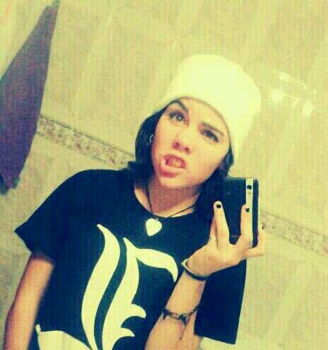 Soy Real,no perfecta..//Soy rara,pero no por eso la gente tiene que juzgarte//Se simplemente tu.