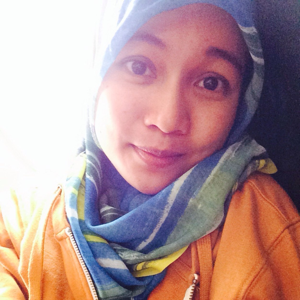 ayurahayufeb's profile picture. dentist . love parents . love family xoxo