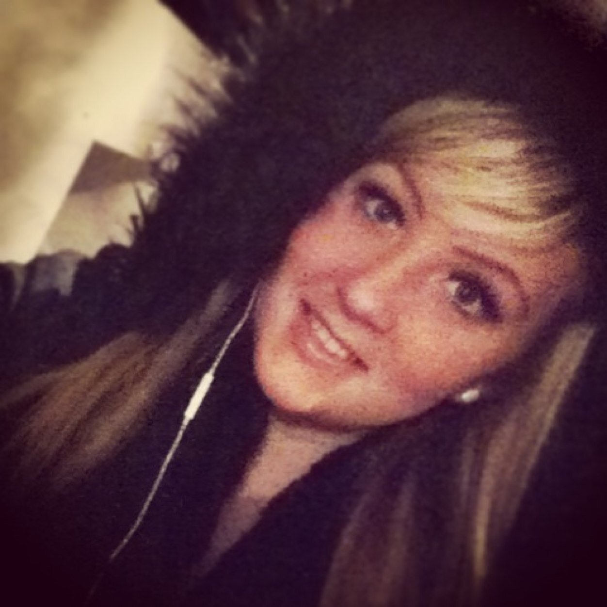 Instagram me danielleslimm_X_X , ill follow back
