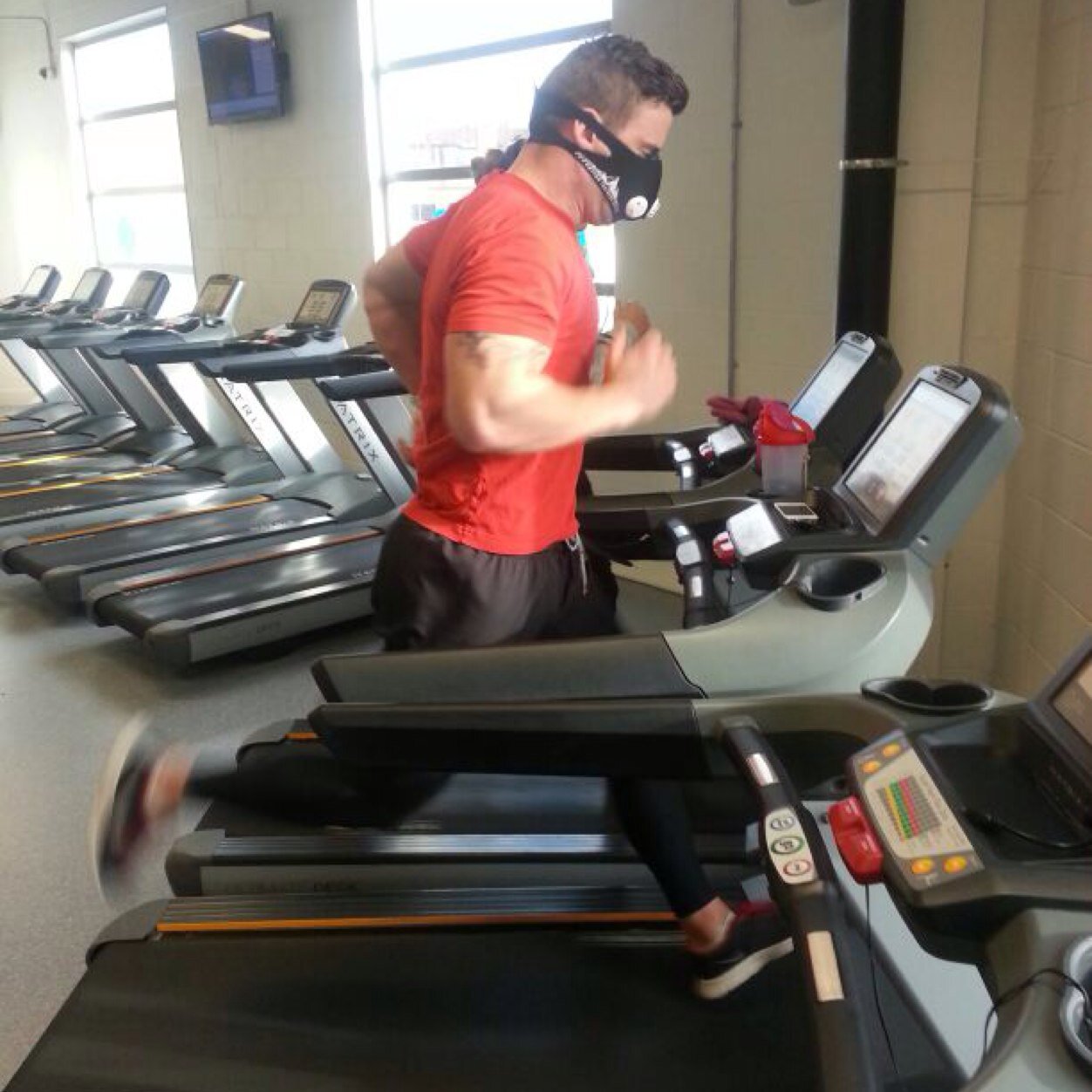 I'm a personal trainer, professional sports coach and nutritional advisor, passionate to help everyone I meet with their fitness goals.