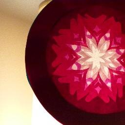 Craft classes and workshops with natural materials for adults and children.
