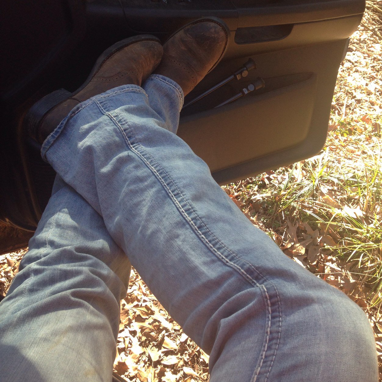 Avi is me. Country girl. Backwoods legit. Jesus lover. #TeamCountry #TeamChevy #TeamFollowBack