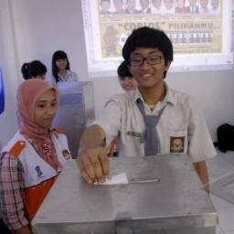 Twitter ini adalah gerakan pelajar (pemilih pemula) yang cerdas dan aktif dalam menentukan pilihannya di Pemiilu 2014. #SmartVoterLiveBetter