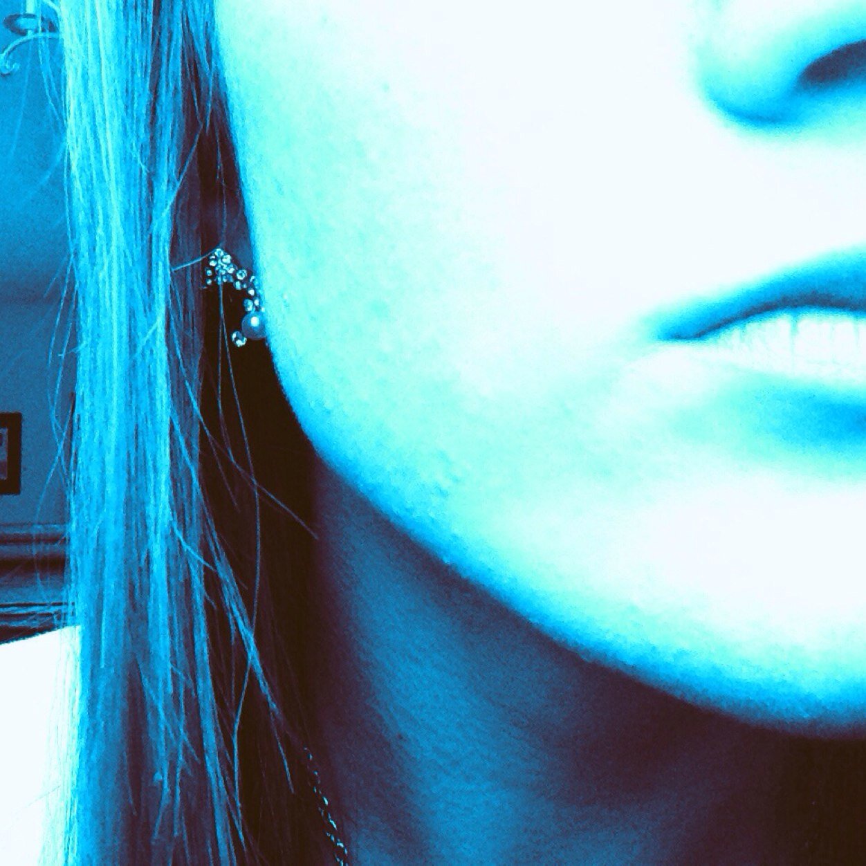 I kinda just tweet whatever pops into my head tbh

The avi is me