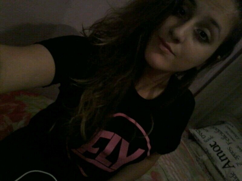 Baby, a love the way you make me smile
Maybe, it's just the way you lead the crowd 
Lady, i've always been a little wild

Dona:Mah
 Since:30/05/13