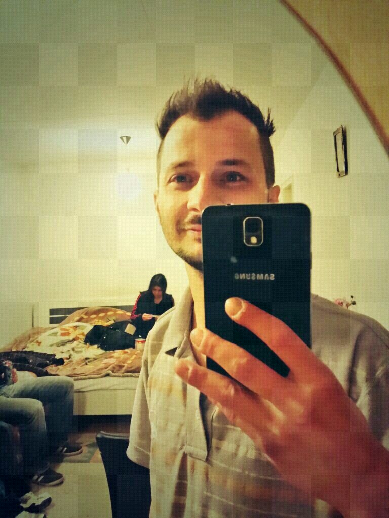 RothBasti's profile picture. party / chillen / crazy und SINGEL denke viel zu viel nach manchmal