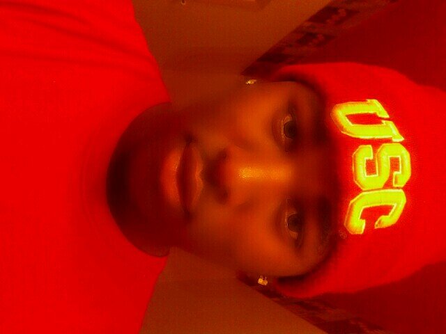 Im that nigga w da plugs im da nigga who got homies dat b sellin drugs im dat nigga on the back street with da fat heat niggas betta run like track meets (yg)