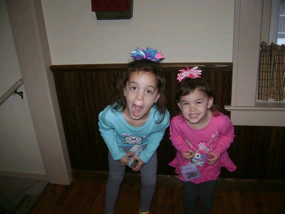 lreebel615's profile picture. love sports church singing Karoke